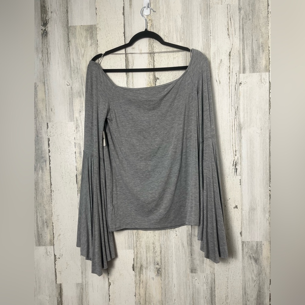 Free People We the Free Top Birds of Paradise Gray Off Shoulder Top Birds NWT L - Picture 4 of 10